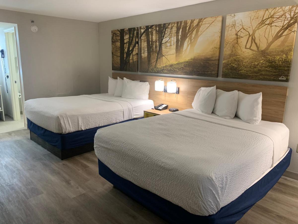 Days Inn By Wyndham Atlanta Stone Mountain Exterior photo